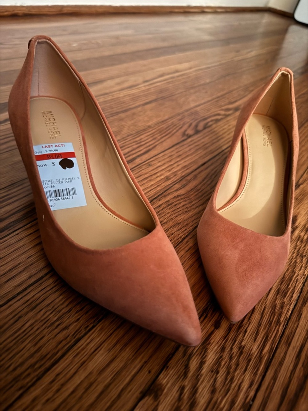 Michael Kors Flex kitten Suede Pumps in Terra